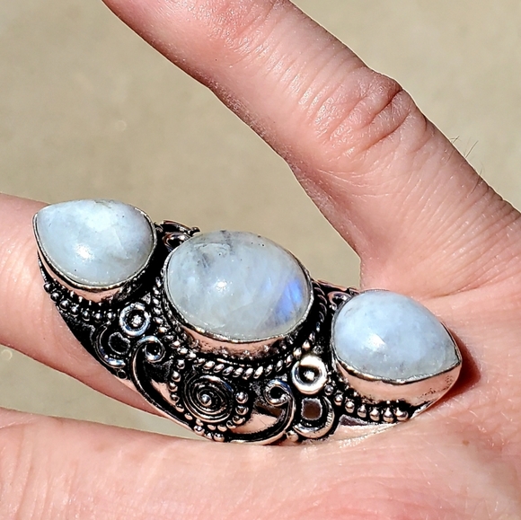 New Rainbow Moonstone 925 Silver Statement Ring. - Picture 9 of 15